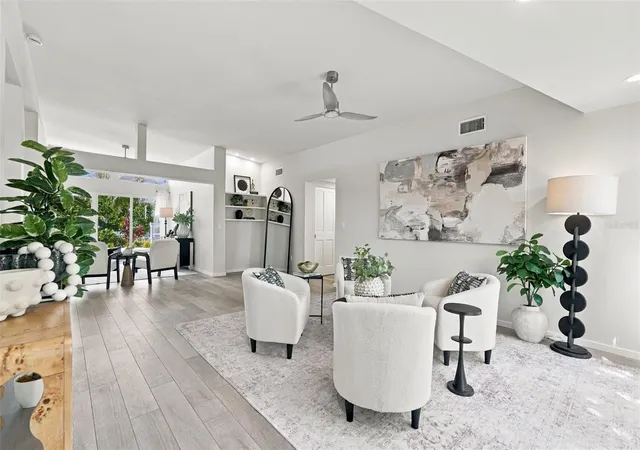 Photo 4 of Single family home for sale at 528 Key Royale Dr, Holmes Beach, FL 34217 | MLS# A4710037 | Listing updated on 2026-10-21