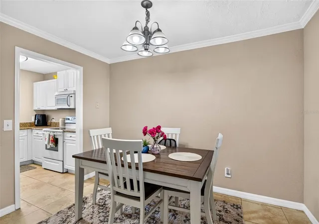 Listing Photo 5 - Condo for sale in building located at 2555 Cedar Cypress Ct, TAMPA, FL 33618 - Unit #2555