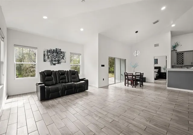 Photo 3 of Single family home for sale at 1333 Tallahassee Ct, Kissimmee, FL 34759 | MLS# G5119229 | Listing updated on 2026-10-23