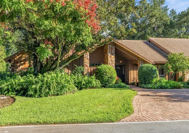 Single family home for sale at 5122 Kestral Park S, SARASOTA, FL 34231 | MLS# A4710039