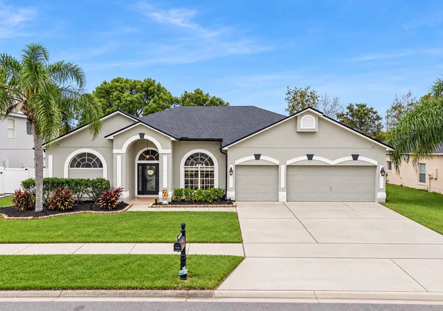 Photo 1 of Single family home for sale at 2201 Westbourne Dr, OVIEDO, FL 32765 | MLS# O6450860 | Listing updated on 2026-10-29