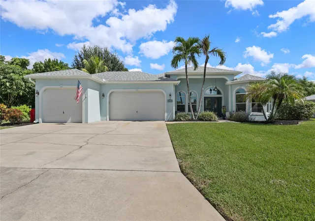 Photo 1 of Single family home for sale at 4111 Se 10th Place, Cape Coral, FL 33904 | MLS# C7532178 | Listing updated on 2026-10-20