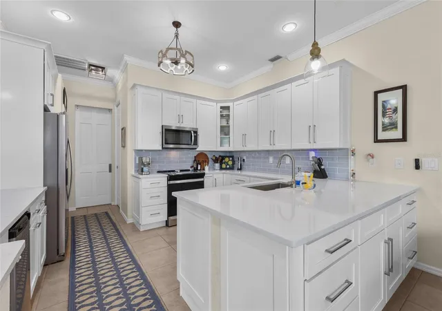 Photo 3 of Single family home for sale at 4111 SE 10th Place, Cape Coral, FL 33904 | MLS# C7532178 | Listing updated on 2026-10-20