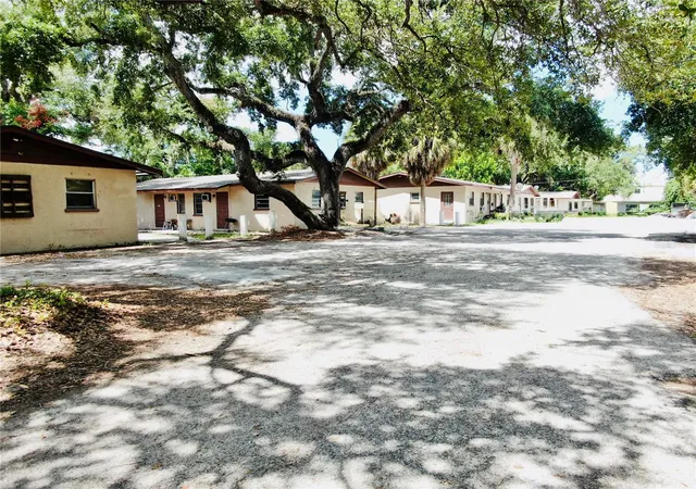 Photo 3 of House for sale at 1821 20th Street, Sarasota, FL 34234 | MLS# A4710045 | Listing updated on 2026-10-20