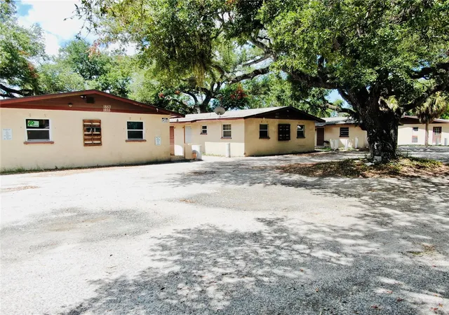 Photo 4 of House for sale at 1821 20th Street, Sarasota, FL 34234 | MLS# A4710045 | Listing updated on 2026-10-20