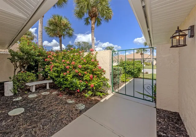 Listing Photo 1 - Condo for sale in building located at 717 Carnoustie Ter, VENICE, FL 34293 - Unit #9