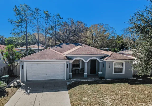 Photo 2 of Single family home for sale at 1239 Vista Way, Clearwater, FL 33755 | MLS# TB8559325 | Listing updated on 2026-10-22