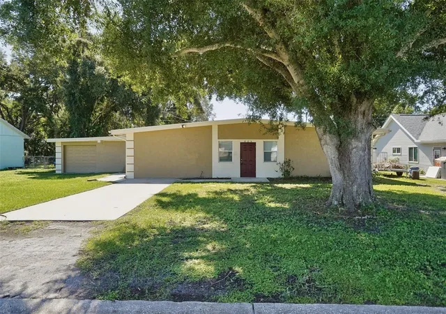 Photo 1 of Single family home for sale at 804 68th Avenue W, Bradenton, FL 34207 | MLS# O6450878 | Listing updated on 2026-10-23