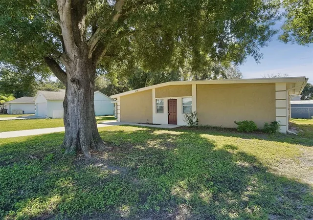 Photo 2 of Single family home for sale at 804 68th Avenue W, Bradenton, FL 34207 | MLS# O6450878 | Listing updated on 2026-10-23