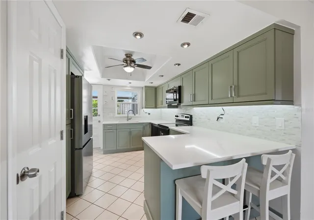 Photo 3 of Single family home for sale at 524 Spring Oaks Blvd, Altamonte Springs, FL 32714 | MLS# O6450881 | Listing updated on 2026-10-29