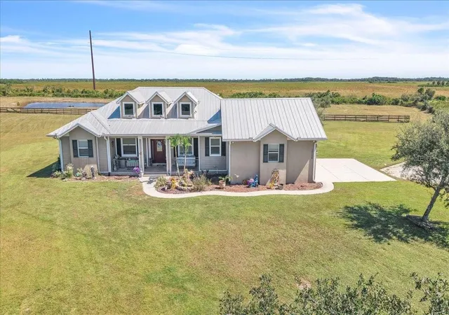 Photo 1 of Single family home for sale at 18150 Bending Willow Ct, Punta Gorda, FL 33982 | MLS# C7532186 | Listing updated on 2026-10-23