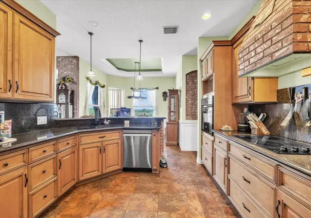 Photo 3 of Single family home for sale at 18150 Bending Willow Ct, Punta Gorda, FL 33982 | MLS# C7532186 | Listing updated on 2026-10-23