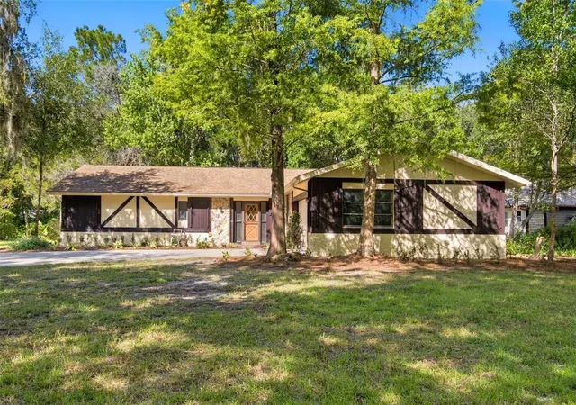 Photo 1 of Single family home for sale at 12 Sycamore Ct E, Homosassa, FL 34446 | MLS# O6450885 | Listing updated on 2026-10-22