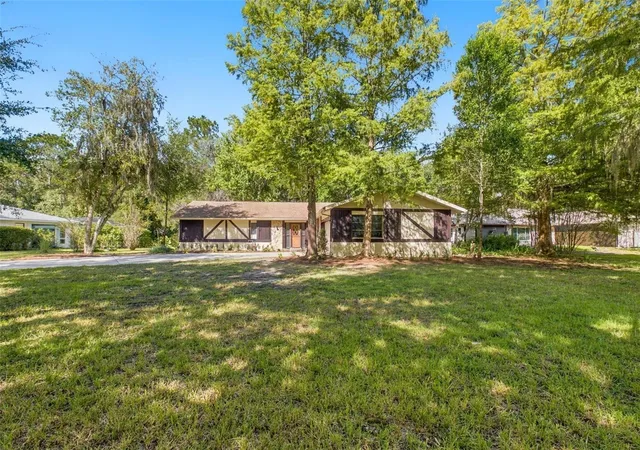 Photo 3 of Single family home for sale at 12 Sycamore Ct E, Homosassa, FL 34446 | MLS# O6450885 | Listing updated on 2026-10-22