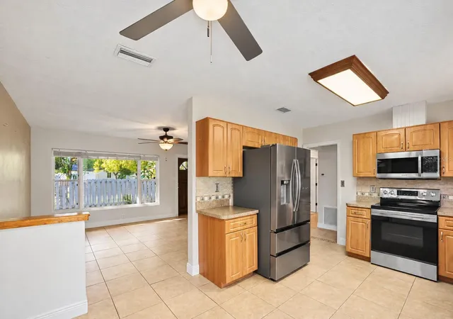 Photo 4 of Single family home for sale at 730 San Christopher Dr, Dunedin, FL 34698 | MLS# TB8559341 | Listing updated on 2026-10-20