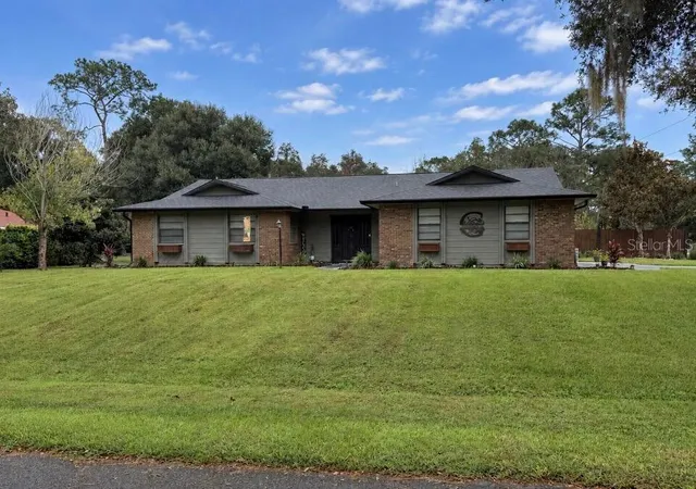Single family home for sale at 804 Lake Dr, DELAND, FL 32724 | MLS# O6450887