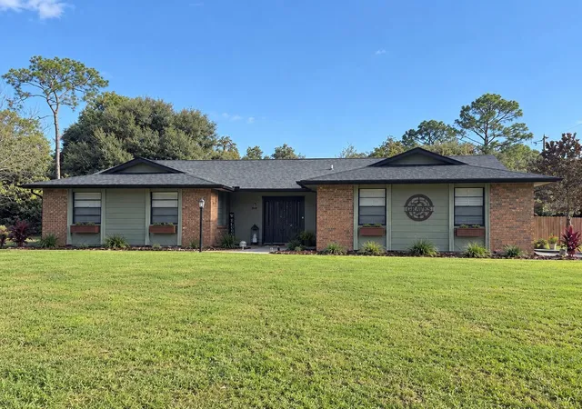Single family home for sale at 804 Lake Dr, DELAND, FL 32724 | MLS# O6450887