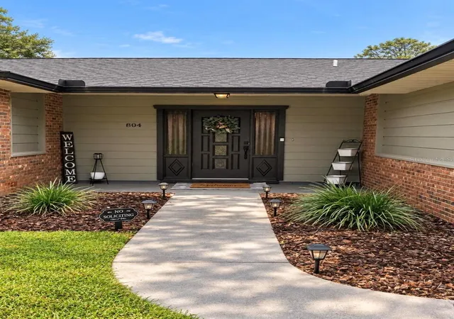 Photo 2 of Single family home for sale at 804 Lake Dr, Deland, FL 32724 | MLS# O6450887 | Listing updated on 2026-10-20
