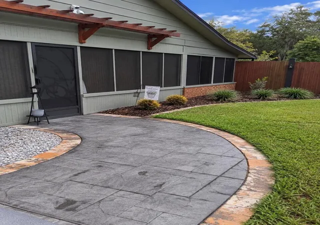 Photo 4 of Single family home for sale at 804 Lake Dr, Deland, FL 32724 | MLS# O6450887 | Listing updated on 2026-10-20