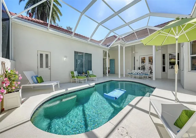 Photo 4 of Single family home for sale at 8010 Collingwood Ct, University Park, FL 34201 | MLS# A4710058 | Listing updated on 2026-10-27