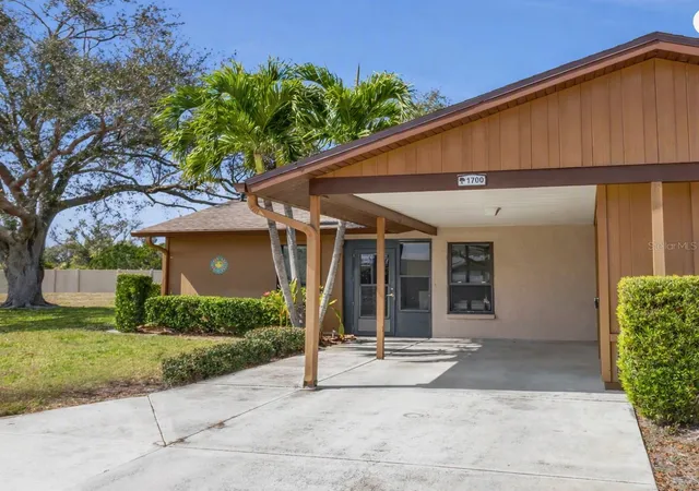 Photo 1 of Condo for sale at 1700 Curry Trl #35, North Venice, FL 34275 | MLS# A4710060 | Listing updated on 2026-10-20