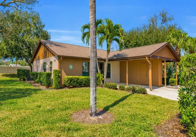 Photo 2 of Condo for sale at 1700 Curry Trl #35, North Venice, FL 34275 | MLS# A4710060 | Listing updated on 2026-10-20