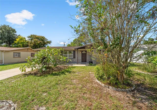 Photo 1 of Sale Pending at 5017 Overlook Dr, New Port Richey, FL 34652 | MLS# O6450890 | Listing updated on 2026-10-20
