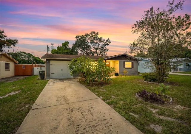 Photo 2 of Sale Pending at 5017 Overlook Dr, New Port Richey, FL 34652 | MLS# O6450890 | Listing updated on 2026-10-20