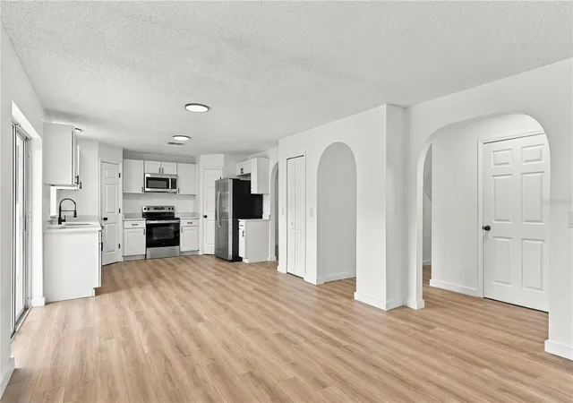 Photo 2 of Single family home for sale at 980 Mayfair St, Eustis, FL 32726 | MLS# O6450892 | Listing updated on 2026-10-22