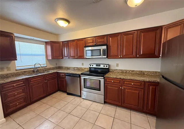 Photo 3 of Single family home for sale at 1928 Alexander Dr, Lakeland, FL 33803 | MLS# B4902399 | Listing updated on 2026-10-20