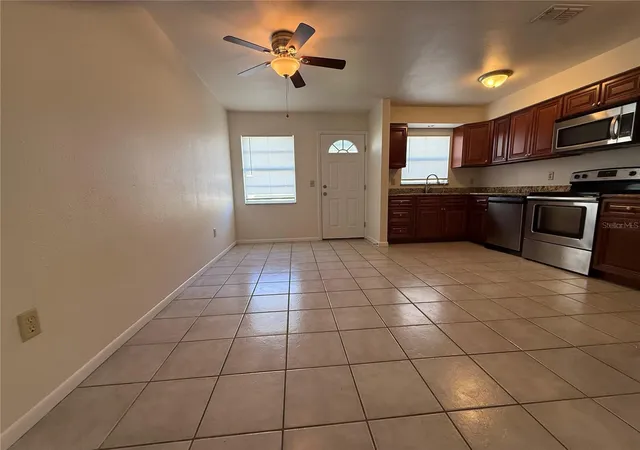 Photo 4 of Single family home for sale at 1928 Alexander Dr, Lakeland, FL 33803 | MLS# B4902399 | Listing updated on 2026-10-20