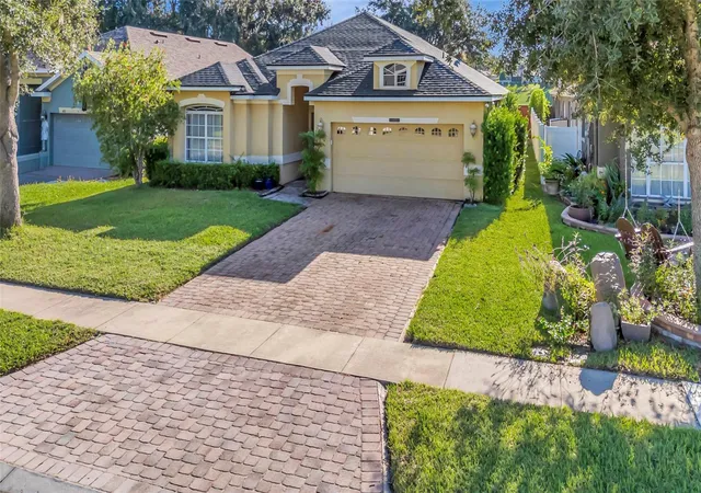 Photo 4 of Single family home for sale at 4877 Grassy Knoll Dr, Tavares, FL 32778 | MLS# G5119237 | Listing updated on 2026-10-22