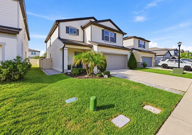 Photo 2 of Single family home for sale at 3557 Rock Crk Ln, Kissimmee, FL 34744 | MLS# O6450906 | Listing updated on 2026-10-28
