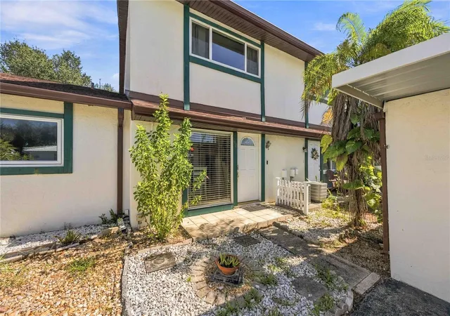 Photo 3 of Condo for sale at 168 Circlewood Dr #102, Venice, FL 34293 | MLS# C7532192 | Listing updated on 2026-10-22