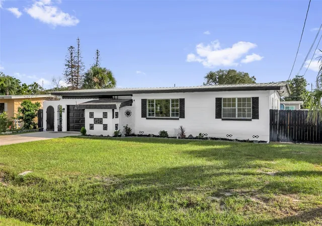 Photo 2 of Single family home for sale at 2308 Morning Glory Dr, Orlando, FL 32809 | MLS# O6450923 | Listing updated on 2026-10-23