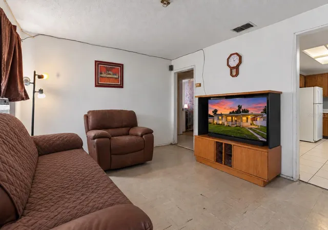 Photo 1 of Sale Pending at 1027 Canal Dr W, Lakeland, FL 33801 | MLS# A4710083 | Listing updated on 2026-10-26
