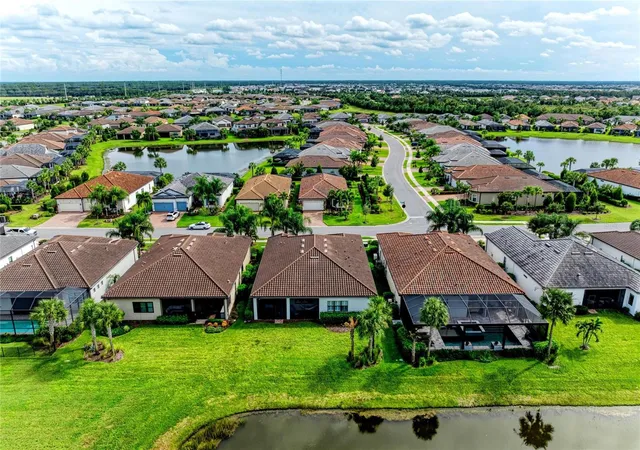 Photo 3 of Single family home for sale at 17815 Littleton Pl, Bradenton, FL 34202 | MLS# A4710087 | Listing updated on 2026-10-21
