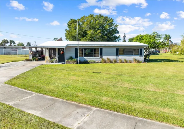 Photo 2 of Single family home for sale at 2402 Janet St, Kissimmee, FL 34741 | MLS# S5159805 | Listing updated on 2026-10-24