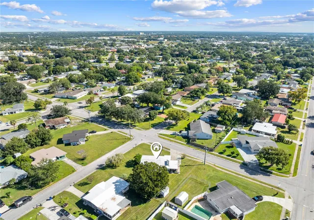 Photo 4 of Single family home for sale at 2402 Janet St, Kissimmee, FL 34741 | MLS# S5159805 | Listing updated on 2026-10-24