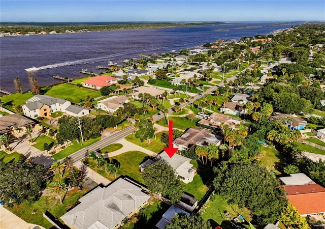 Photo 2 of Single family home for sale at 1375 John Anderson Dr, Ormond Beach, FL 32176 | MLS# V4951886 | Listing updated on 2026-10-21