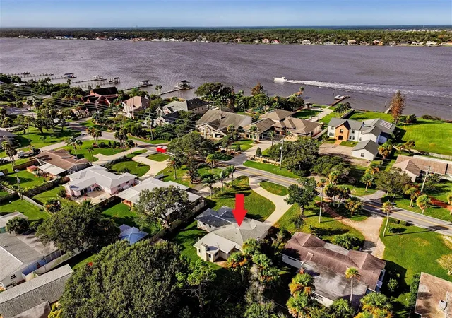 Photo 3 of Single family home for sale at 1375 John Anderson Dr, Ormond Beach, FL 32176 | MLS# V4951886 | Listing updated on 2026-10-21