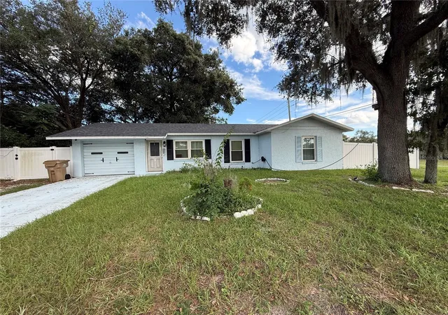 Single family home for sale at 1204 Spring Lake Rd, FRUITLAND PARK, FL 34731 | MLS# G5119243