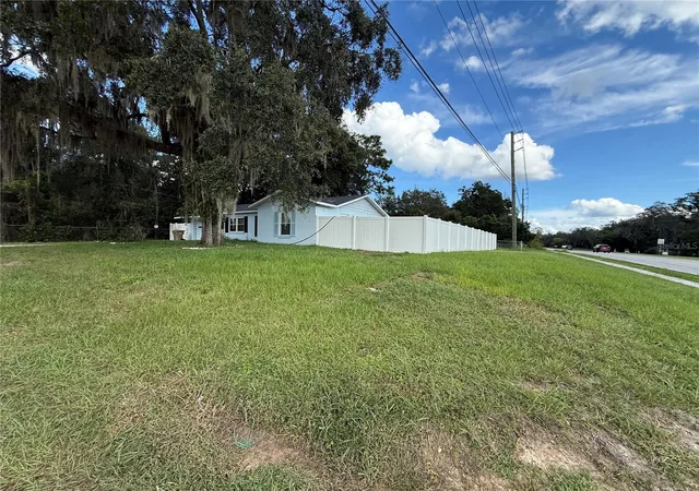 Photo 2 of Single family home for sale at 1204 Spring Lake Rd, Fruitland Park, FL 34731 | MLS# G5119243 | Listing updated on 2026-10-23