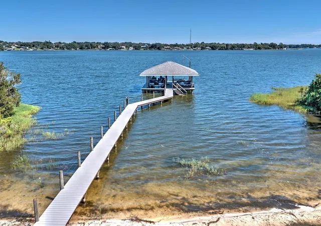Photo 3 of Mansion for sale at 492 Sunset Pointe Dr, Lake Placid, FL 33852 | MLS# P4940213 | Listing updated on 2026-10-20