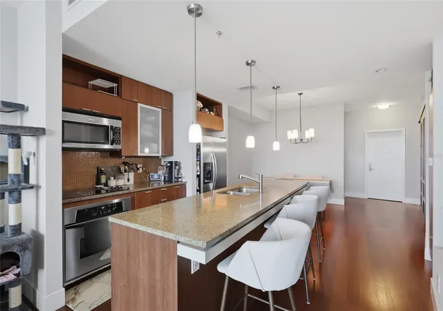 Photo 3 of Condo for sale at 912 Channelside Dr #2307, Tampa, FL 33602 | MLS# TB8559411 | Listing updated on 2026-10-23