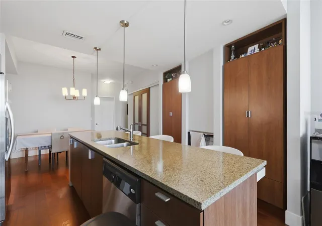 Photo 3 of Condo for sale at 912 Channelside Dr #2307, Tampa, FL 33602 | MLS# TB8559411 | Listing updated on 2026-10-23