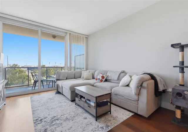 Photo 4 of Condo for sale at 912 Channelside Dr #2307, Tampa, FL 33602 | MLS# TB8559411 | Listing updated on 2026-10-23