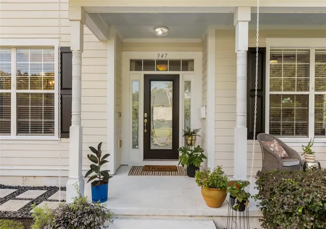 Photo 2 of Single family home for sale at 947 N Shine Ave, Orlando, FL 32803 | MLS# O6450955 | Listing updated on 2026-10-23