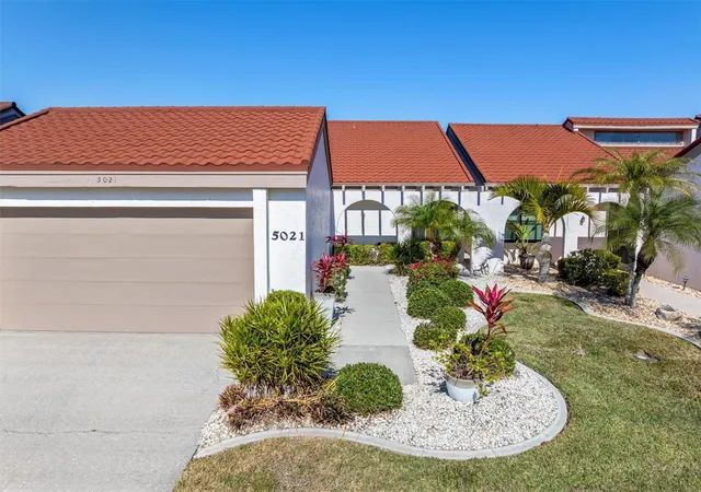 Photo 3 of Single family home for sale at 5021 San Rocco Ct, Punta Gorda, FL 33950 | MLS# C7532202 | Listing updated on 2026-10-21