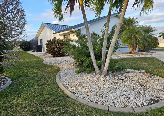 Photo 2 of Single family home for sale at 975 Coronado Dr, Punta Gorda, FL 33950 | MLS# S5159807 | Listing updated on 2026-10-22